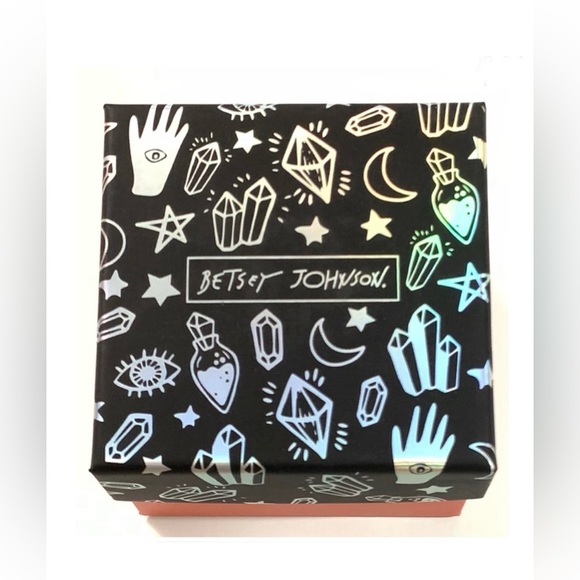 NWT ⚜️🧿⚜️ Betsey Johnson CREEP IT REAL Glow In The Dark Eyeball Stones Earrings - Picture 6 of 7